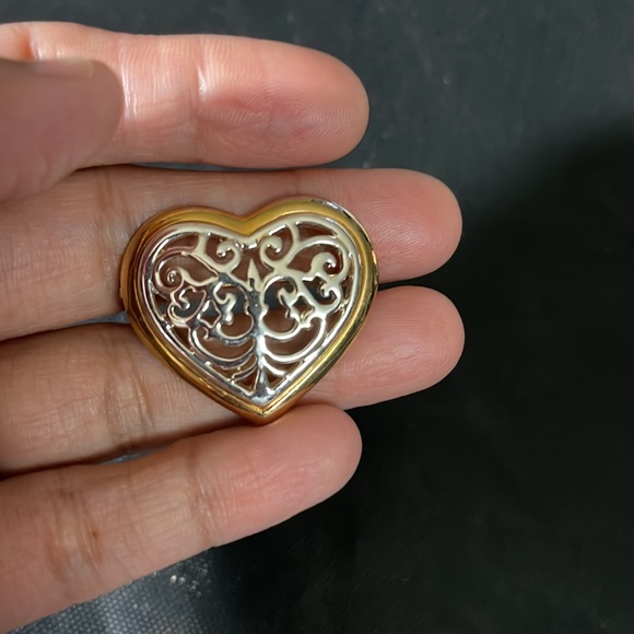Vintage Danecraft  signed two tone heart filigree brooch - Picture 8 of 12